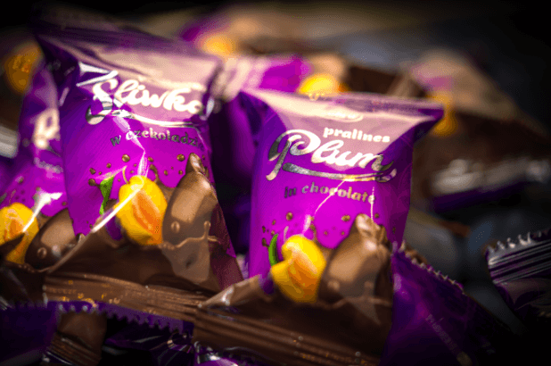 Pralinowa Śliwka w Czekoladzie and Pralines Plum in Chocolate wrappers